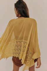 Avelora | Luchtige Blouse met Kant en Wijde Mouwen