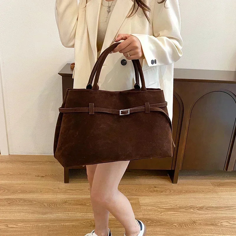 bruine dames handtas suède-look met korte hengsels productfoto