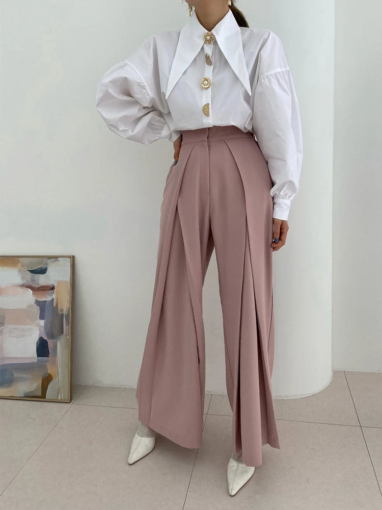 Callista | Statement Blouse met Gouden Knopen & Oversized Kraag