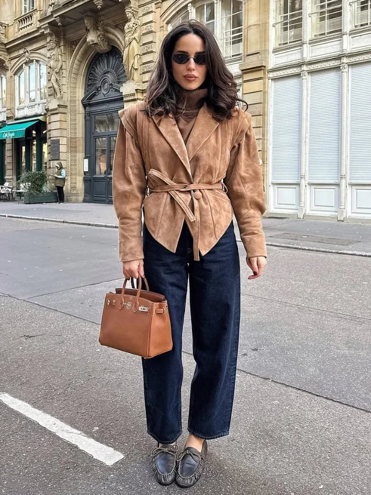 modieuze dames vegan suède jas in beige voor de herfst