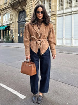 modieuze dames vegan suède jas in beige voor de herfst
