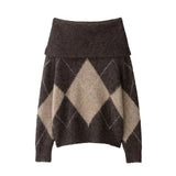 productfoto van bruine off-shoulder trui met argyle ruitmotief platgelegd