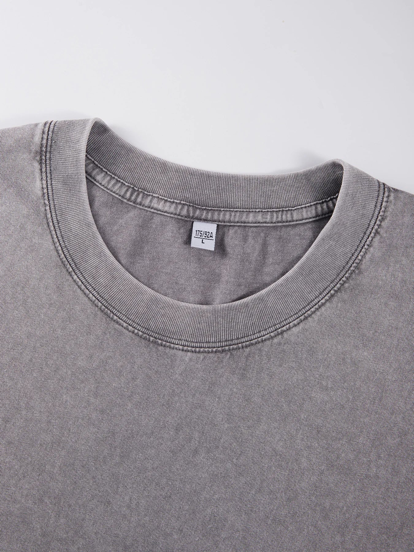 Waggy Tee | Oversized T-shirt met Teckelprint in Zachte Waslook