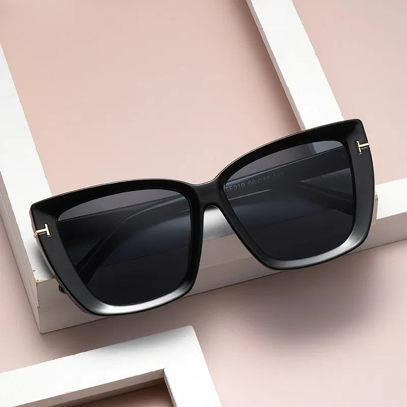 Klassiek zwarte cat-eye zonnebril