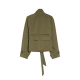olijfgroene korte trenchcoat dames met schouderdetails en tailleband