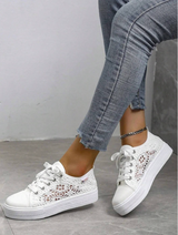 dames sneakers met kant en verhoogde zool