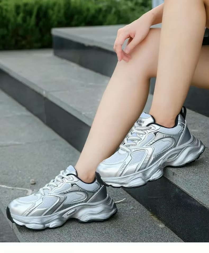 silver chunky sneakers met mesh-panelen en stevige zool