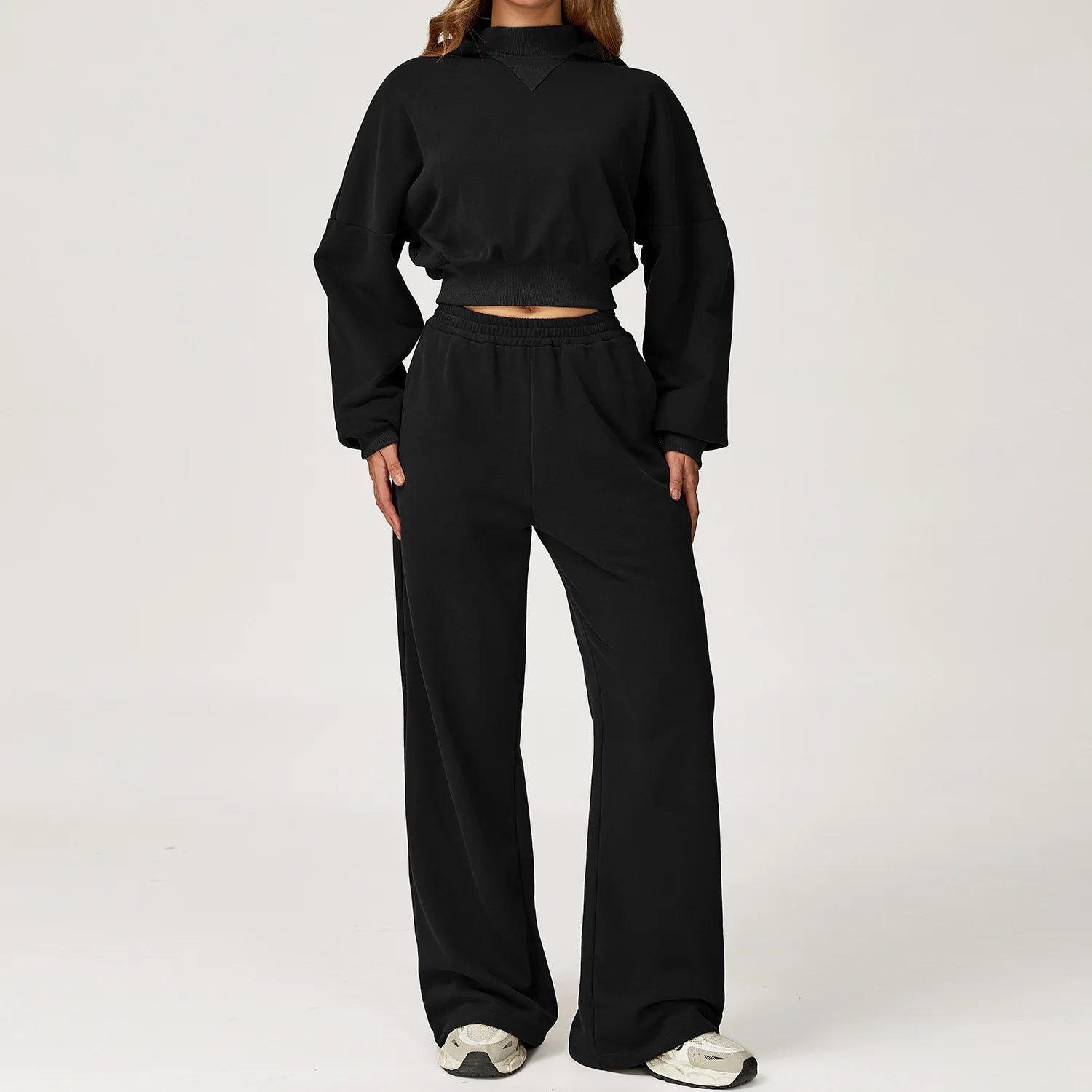 Zwarte  lounge set met cropped hoodie en wide leg joggers
