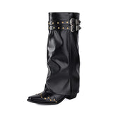 productfoto zwarte western knielaars met studs op de neus – zijaanzicht links