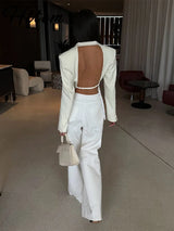 Elure | Witte Blazer met Open Rug & Taille Accent