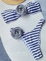 navy bandeau bikini met witte bloem,