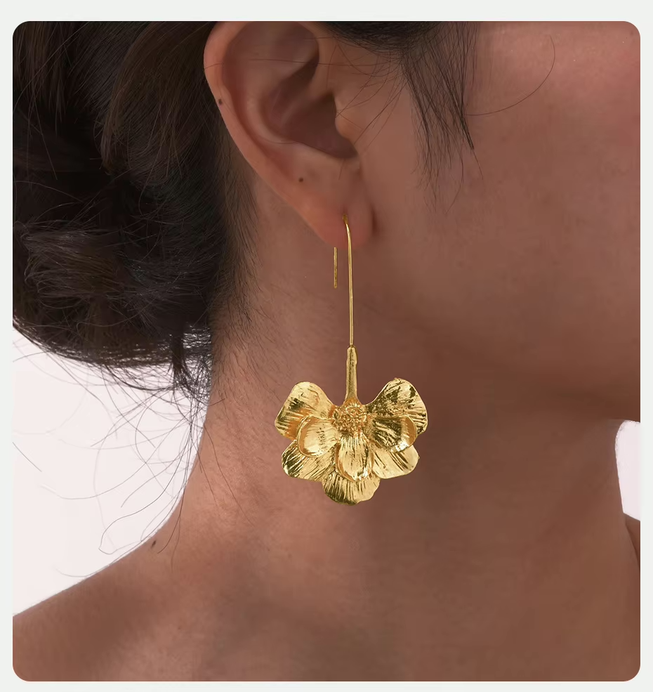 Amarée | Gouden Bloem Oorbellen