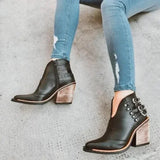 zwarte western boots met open v-snit en robuuste hak