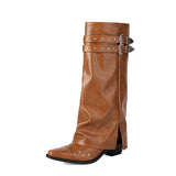 productfoto cognac western knielaars met studs op de neus – zijaanzicht links