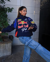 Red Bull F1 jas dames outfit met cargo jeans