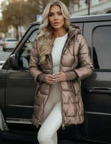 Velmora | Glänzende gesteppte Jacke mit Kapuze & luxuriösem Look