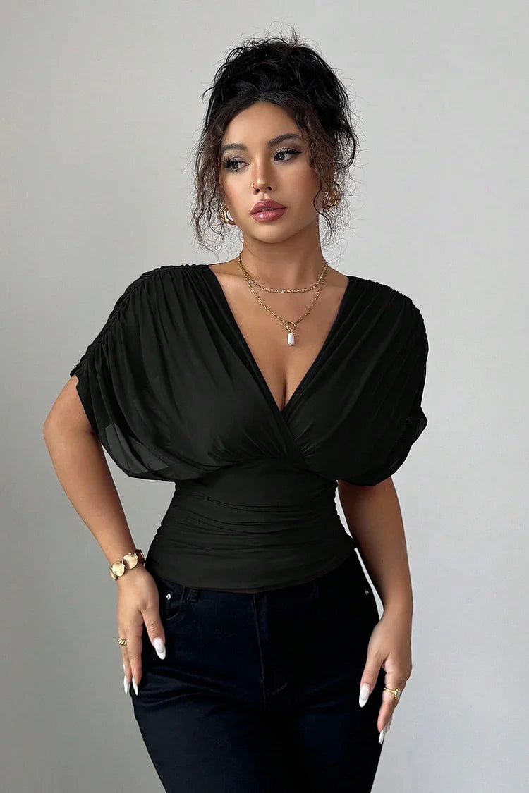 zwarte elegante blouse top met V-hals en korte drapé mouwen