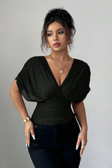 zwarte elegante blouse top met V-hals en korte drapé mouwen