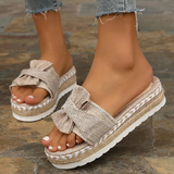 Beige slippers met strik en plateauzool – stijlvolle espadrille sandalen