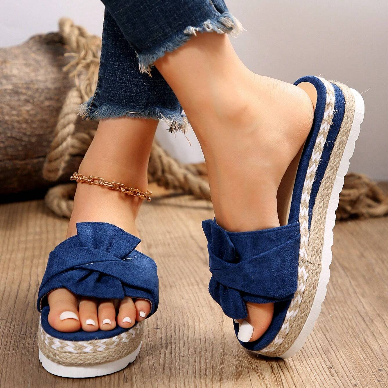 Blauwe espadrille sandalen met strik – comfortabele slippers met plateauzool