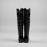 Narella overknee boots close-up van het strikdetail met steentjes