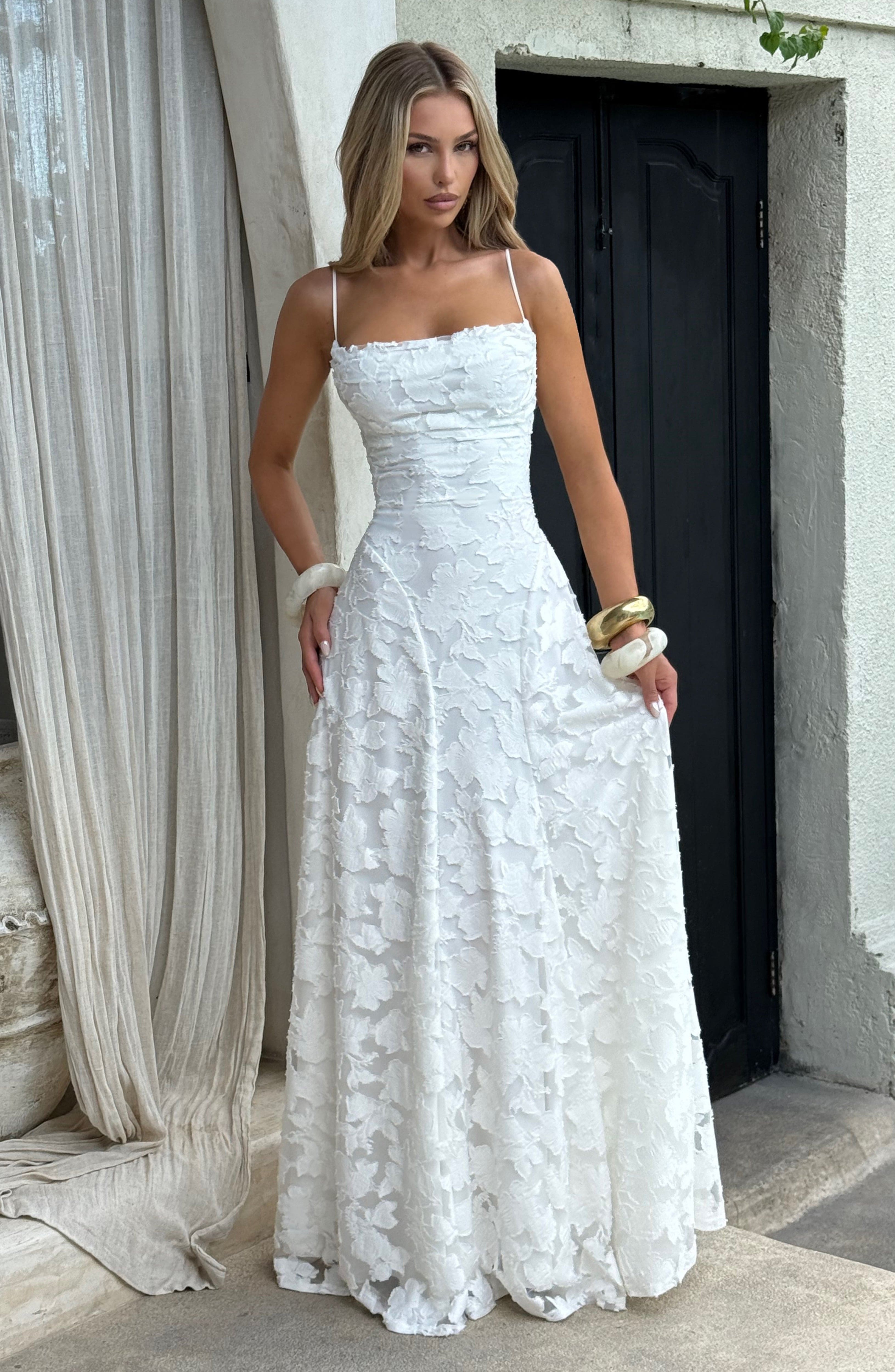 Florencia | Maxi Jurk met Open Rug & Bloemenstructuur