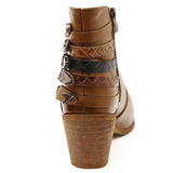 achterkant van cognac boho laarsjes met western gespen en detailstiksels
