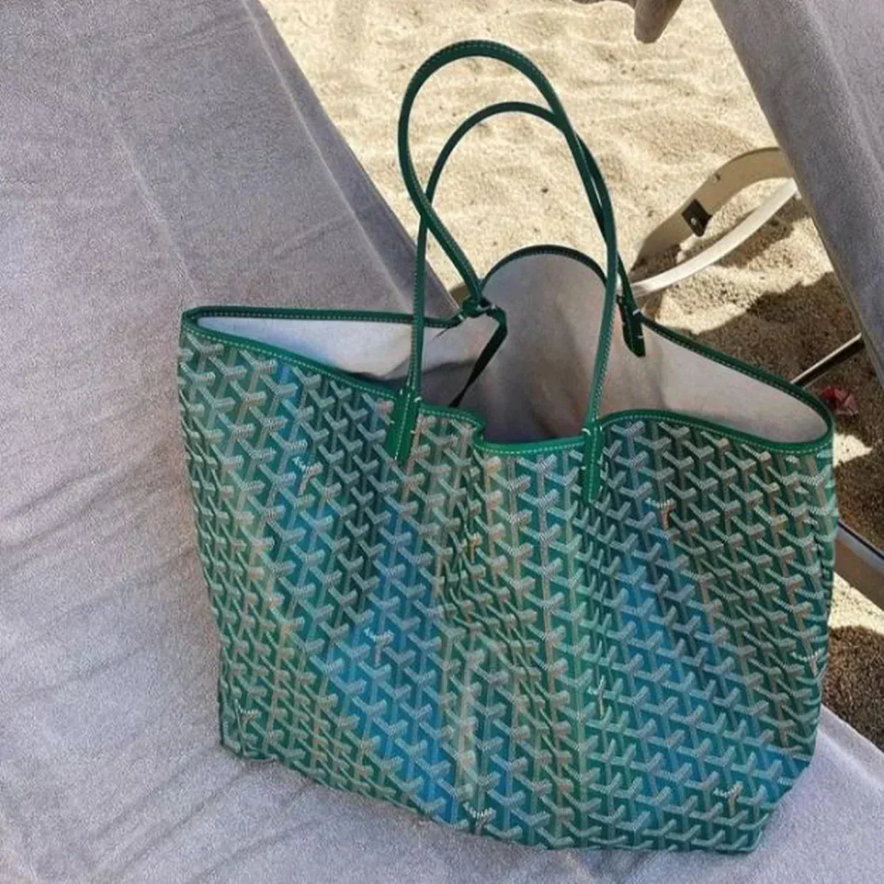 Monvee grote tas in groen – draagtas met patroon