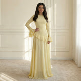 gele maxi jurk met flare mouwen en zwierige rok dames