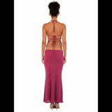 achterkant 2 delige dames set met haltertop en maxi rok in roze
