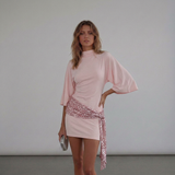 roze mini jurk met pailletten detail en flared mouwen dames