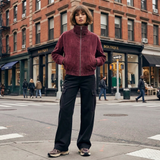bordeaux bomberjack dames met hoge kraag en relaxed streetwear silhouet