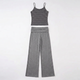 grijze matching set dames met gestreepte top en wijde broek