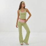 Matcha groene yoga set met halter top en flared broek voor dames, met haarband