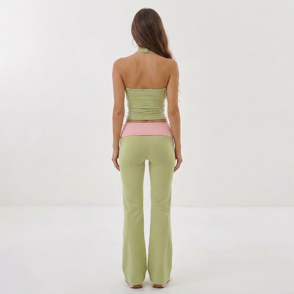 Matcha groene yoga set met open rug halter top en flared broek, achterkant