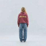 Bordeauxrode oversized hoodie voor dames, achterkant met gele withlove backprint
