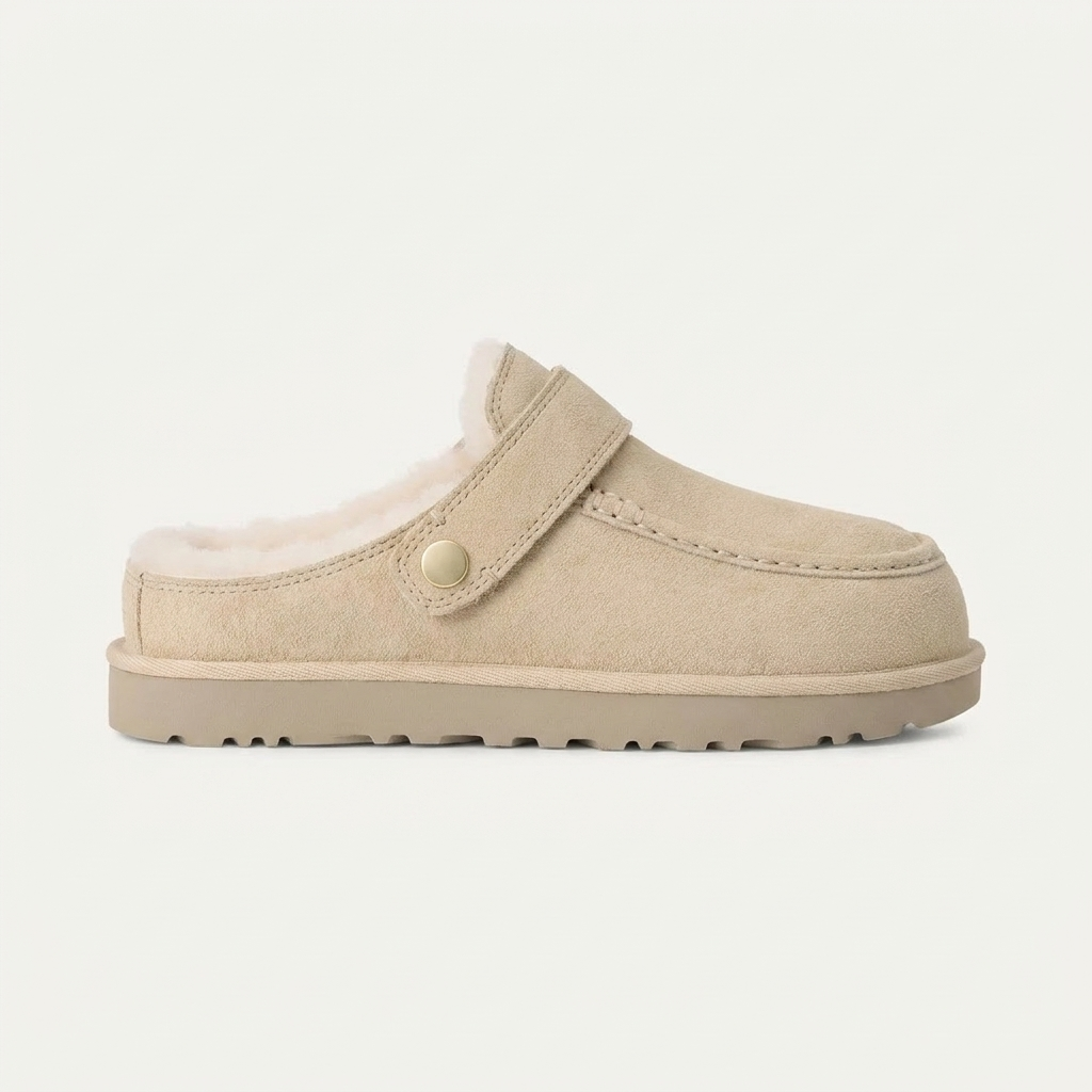 beige suède clog dames met draaipunt op het bandje en dikke profielzool