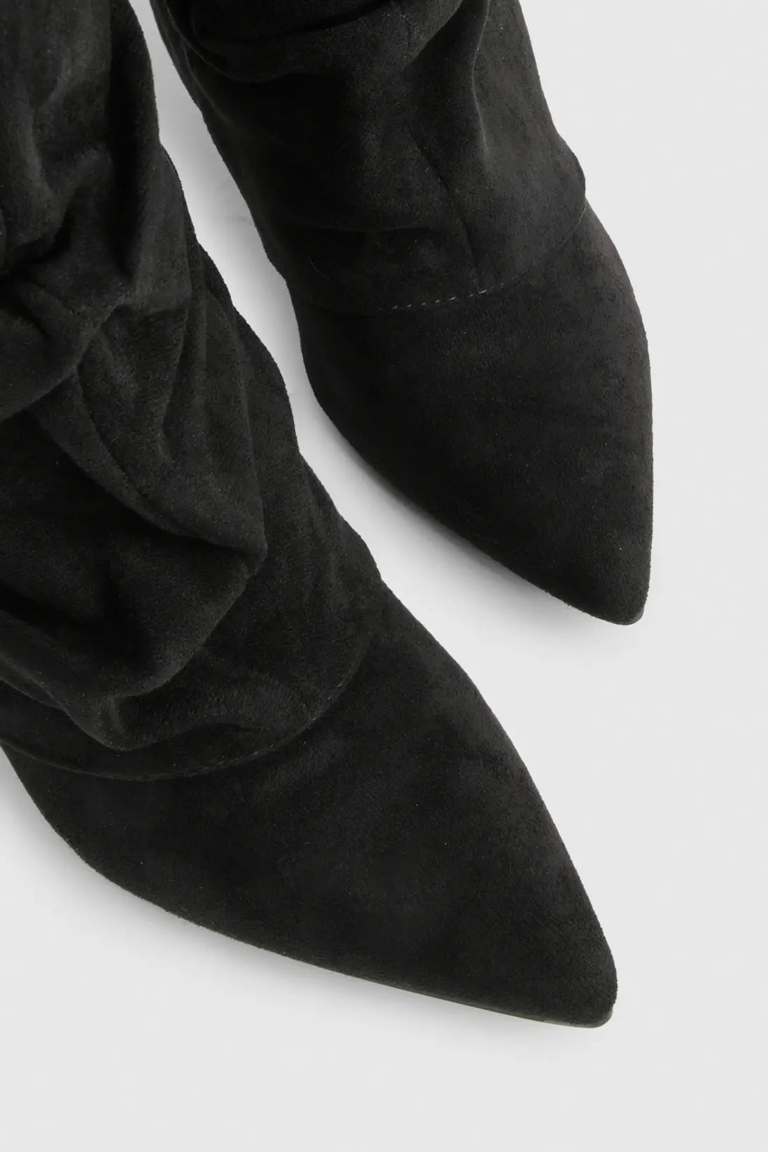 Marzella Slouch Boots | Plooilaarzen met Lage Hak & pointed toe
