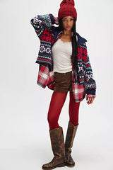 gebreide trui met retro patroon in rood, roze, groen en blauw