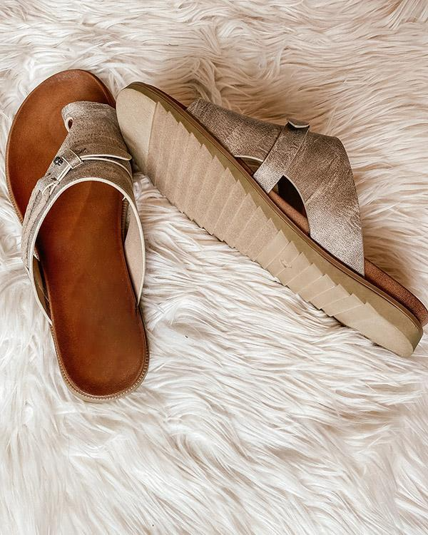 Mirela | Trendy Slippers met Teenband & Gevlochten Detail voor Zomercomfort