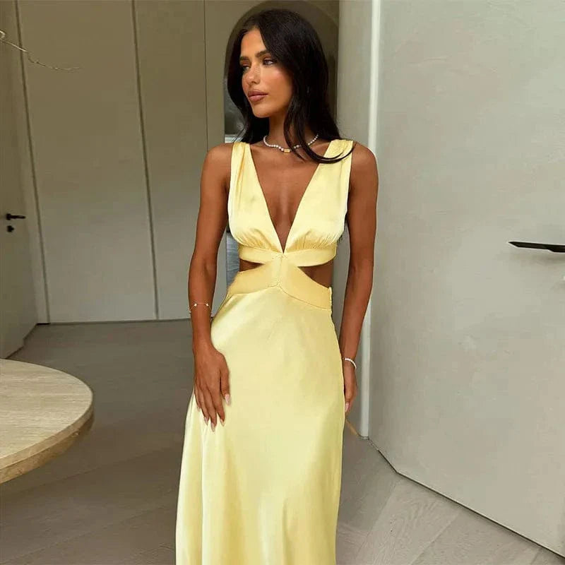 Aurevina | Satijnen Gala Jurk met Cut-Out & Striksluiting Achterkant