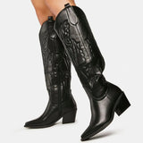 Zijkant Solvara boot met western details