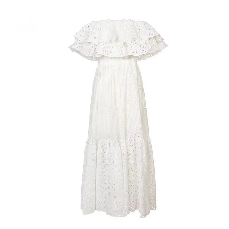 Soleia | Off-Shoulder Broderie Jurk
